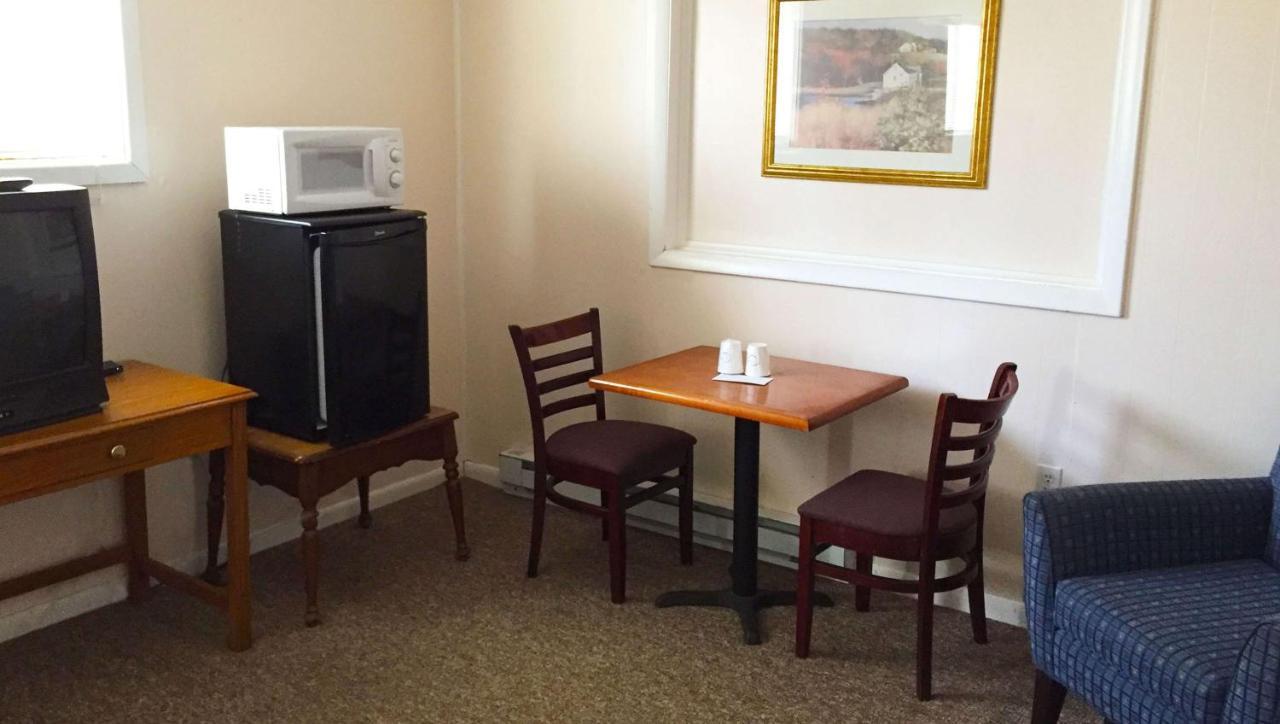 Country Place Inn And Suites White Haven Kültér fotó