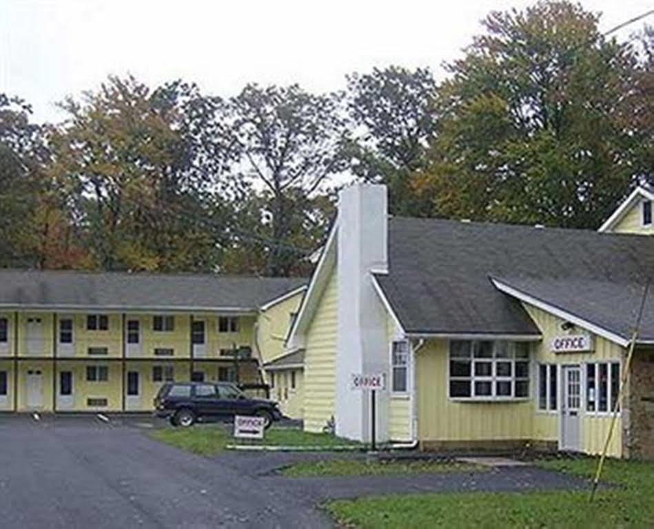 Country Place Inn And Suites White Haven Kültér fotó